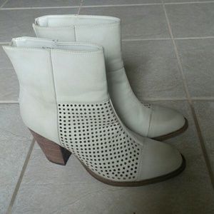 Off white boots