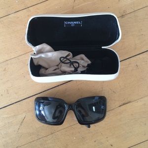 Black Chanel Sunglasses Style 5076