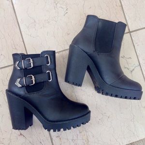 ♻️TRADED: Buckled Booties✨