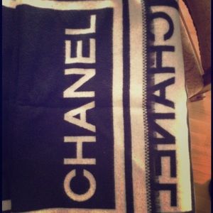Cosy Chanel  scarf/wrap