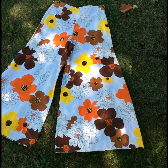 🚫SOLD Vintage 70's retro flower bell bottoms - Picture 2 of 4