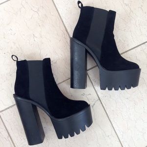 Incredible Platform Boots✨