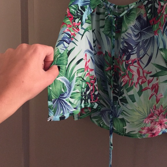 Pretty Flowy Tank Top - Picture 2 of 3