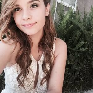 Meet your Posher, Caitlynn