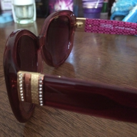 Coach sunglasses - Picture 2 of 2
