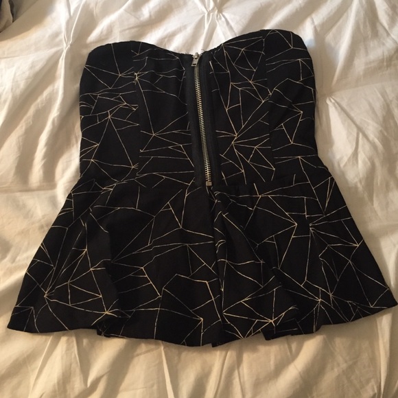 Cute black and gold sleeveless tank with zipper