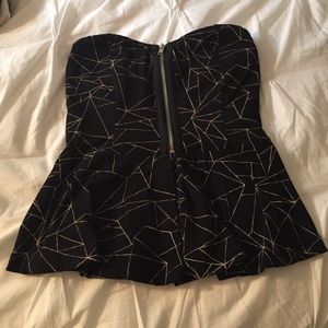 Cute black and gold sleeveless tank with zipper