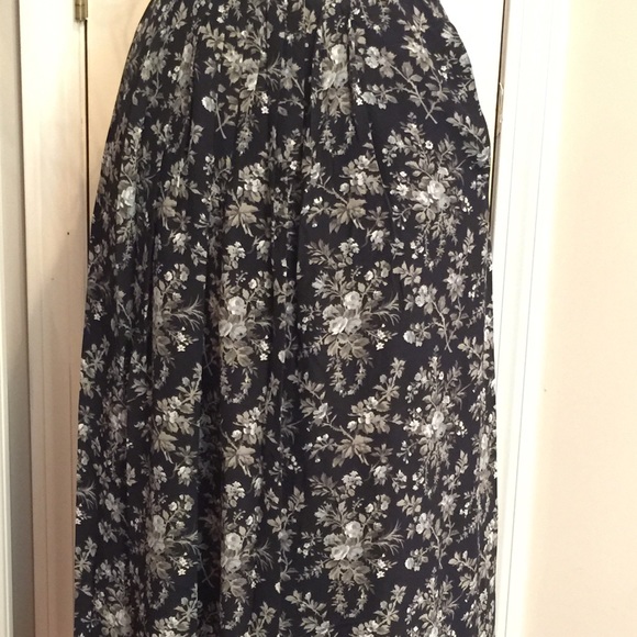 JONES NEW YORK 100% SILK BLACK /GREEN SKIRT - Picture 2 of 2