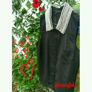 🎉REDUCED🎉Black button up top