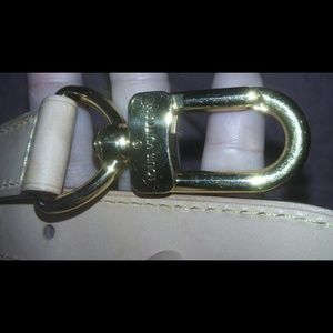 Louis Vuitton duffle bag strap