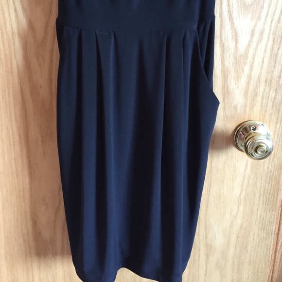 Dress - Picture 3 of 4
