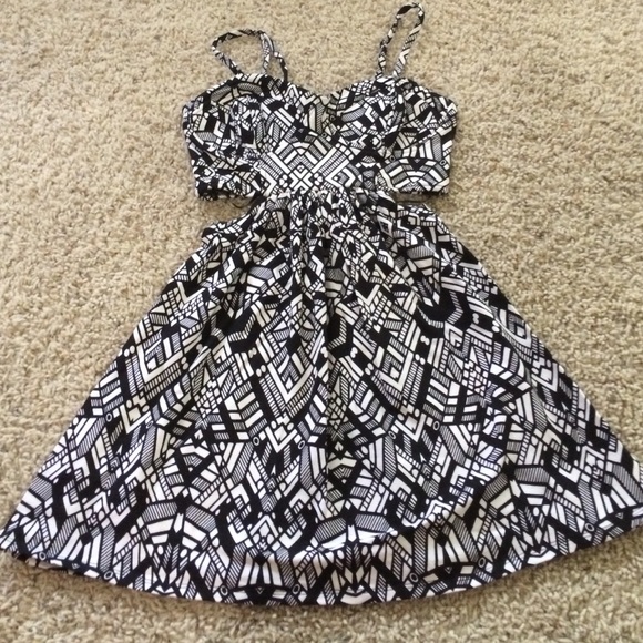 Forever 21 Tribal Cut out dress!