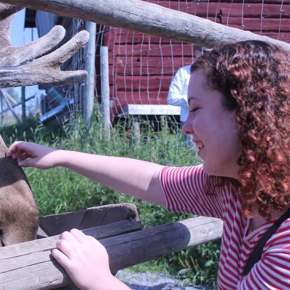 Meet your Posher, Leslie - Picture 1 of 1