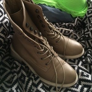 Rue 21 Boots