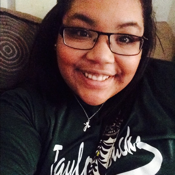 Meet your Posher, Alexis