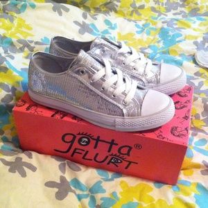 Gotta Flurt Disco Silver Sequin shoes. Size 8.