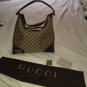 💯 authentic Gucci lovely hobo bag