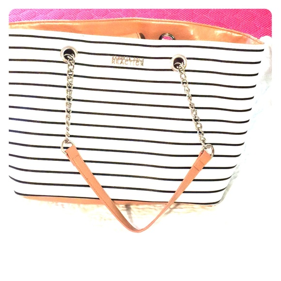 Kenneth Cole reaction handbag
