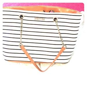 Kenneth Cole reaction handbag