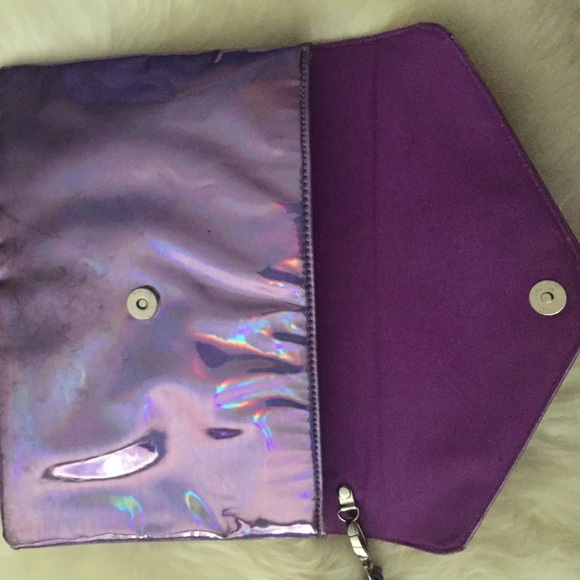 Deena and Ozzy a Holographic Clutch - Picture 3 of 4