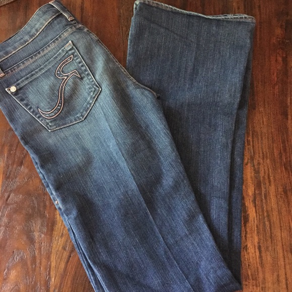 Rock & Republic Denim - Rock and Republic jeans with pink stitching