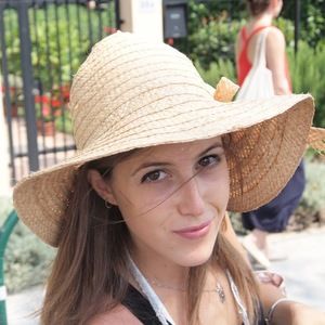 Meet your Posher, Maria aurora