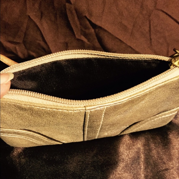 Coach wristlets gold - Picture 4 of 4