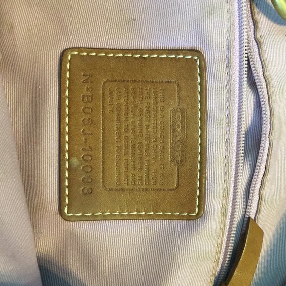 Coach purse - Picture 3 of 4