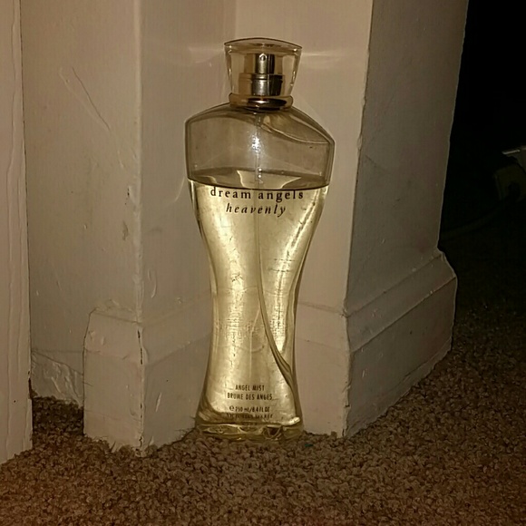 Victoria Secret Heavenly Spray 8.4 FL 1of