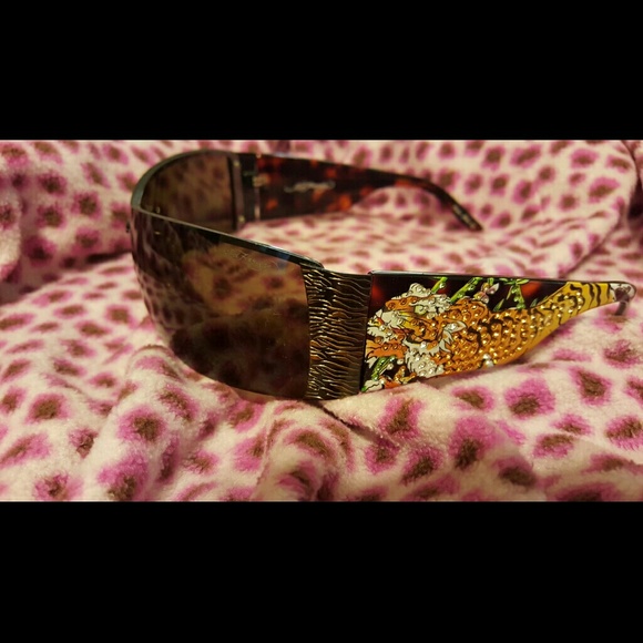 Authentic Ed Hardy - Picture 2 of 2