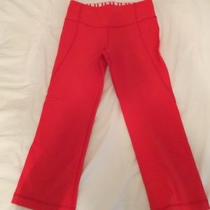 Capri lululemon pants!