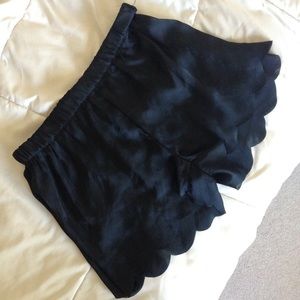 ♻️TRADED: UO Scalloped Shorts✨