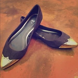 Classy & Chic Gold Toe Flats