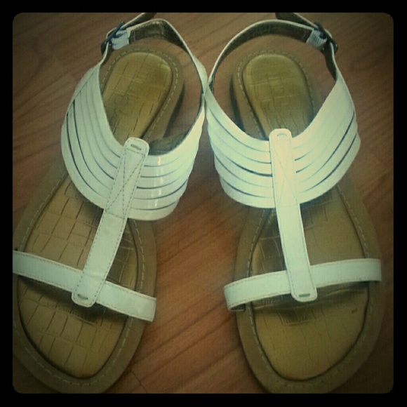 NEW* Indigo by CLARKS white sandals