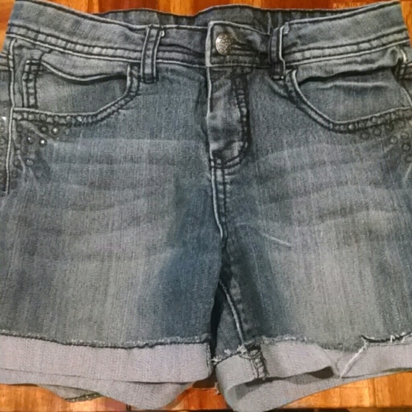 Jean shorts with pizzaz