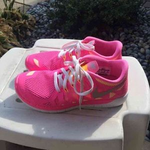 BRAND NEW NIKE 5.0 FREE RUN