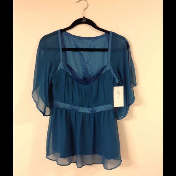 Soundgirl fancy blue short sleeve top