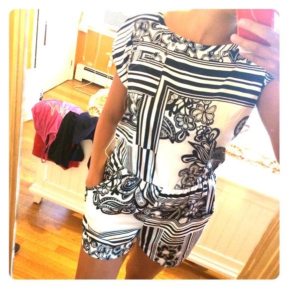 Dresses & Skirts - Black and white printed romper