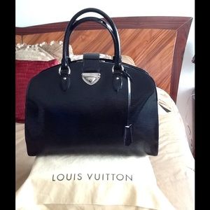💞SOLD💞 Authentic LV Pont Neuf GM Black Patent