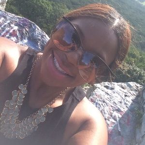 Meet your Posher, Briana