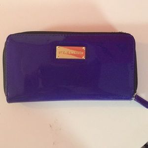 A Steve Madden wallet