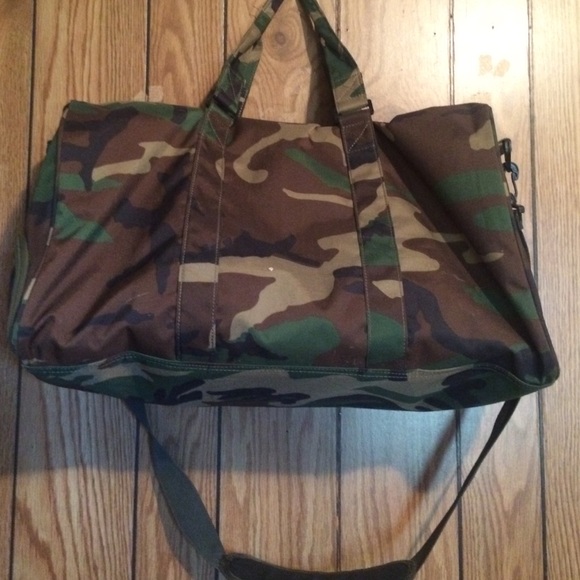 Duffle bag by Hershel