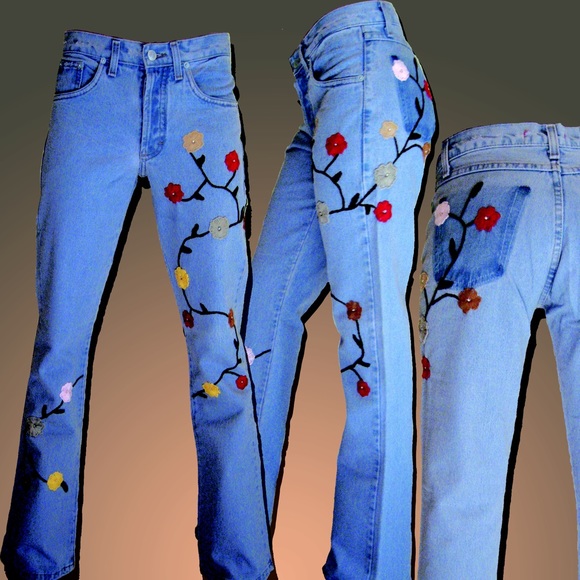 Embroidered flower (denim/button fly)