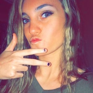 Meet your Posher, Caroline