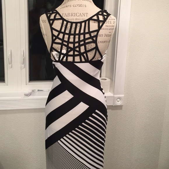 💥SOLD💥💕3X HP💕Abstract striped dress - Picture 3 of 4