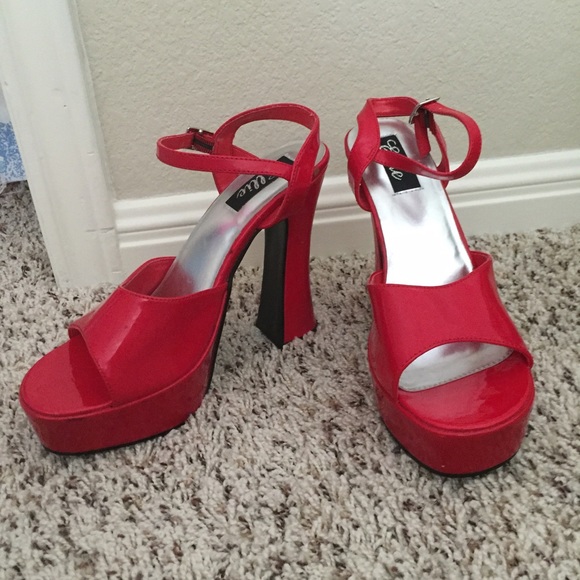 90s vintage red platform patent heels SO CLUELESS