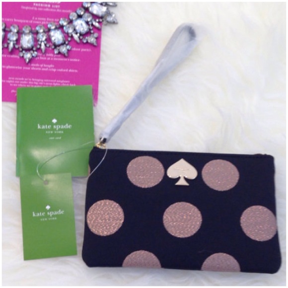 kate spade Handbags - 💥HP 9/26💥 Kate Spade City Slicker Bee Wristlet