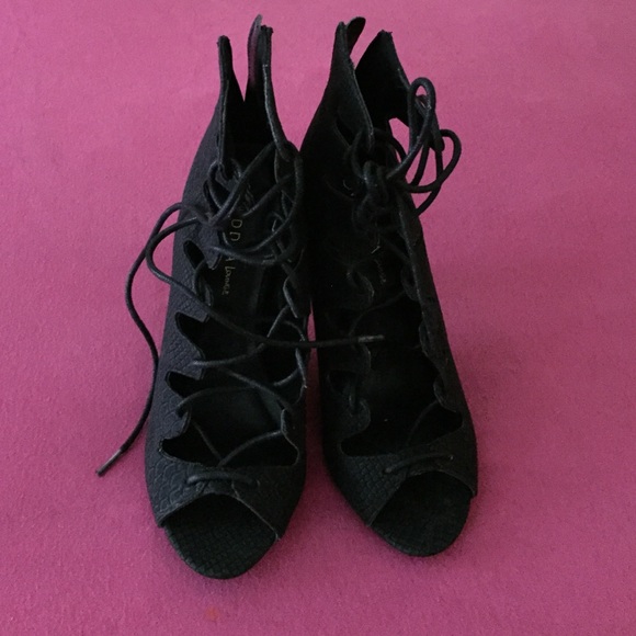 Black Shoes