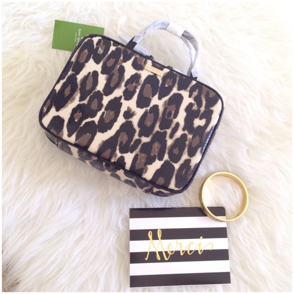 kate spade Handbags - 💥HP 9/28💥 Kate Spade Manuela Cosmetic Travel Bag