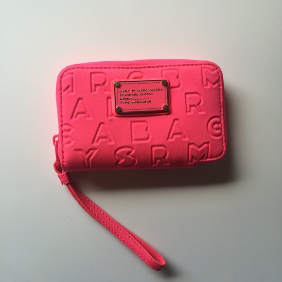 Marc by Marc Jacobs Handbags - SOLD 💕 Marc Jacobs Wristlet/Wallet/iPhone Case